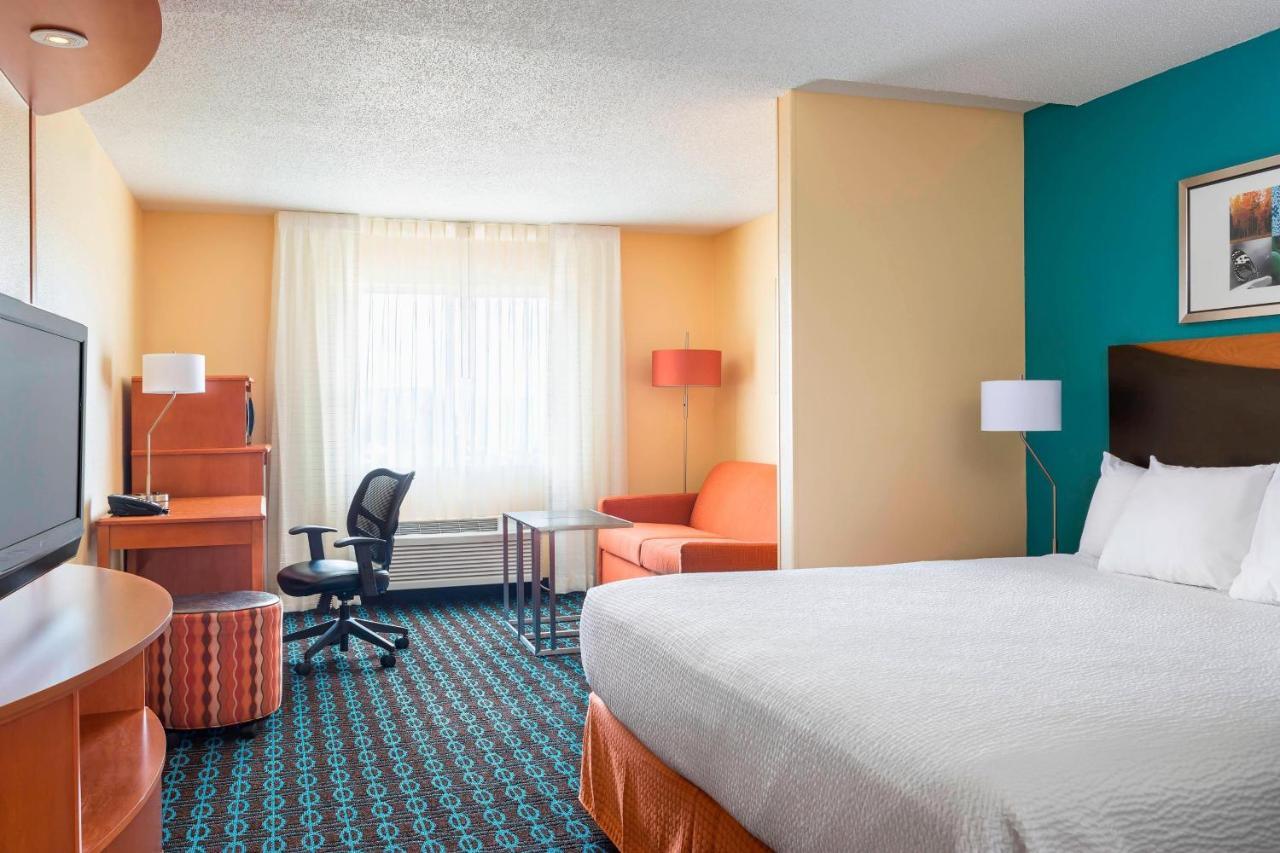 Hotel Fairfield & Lafayette