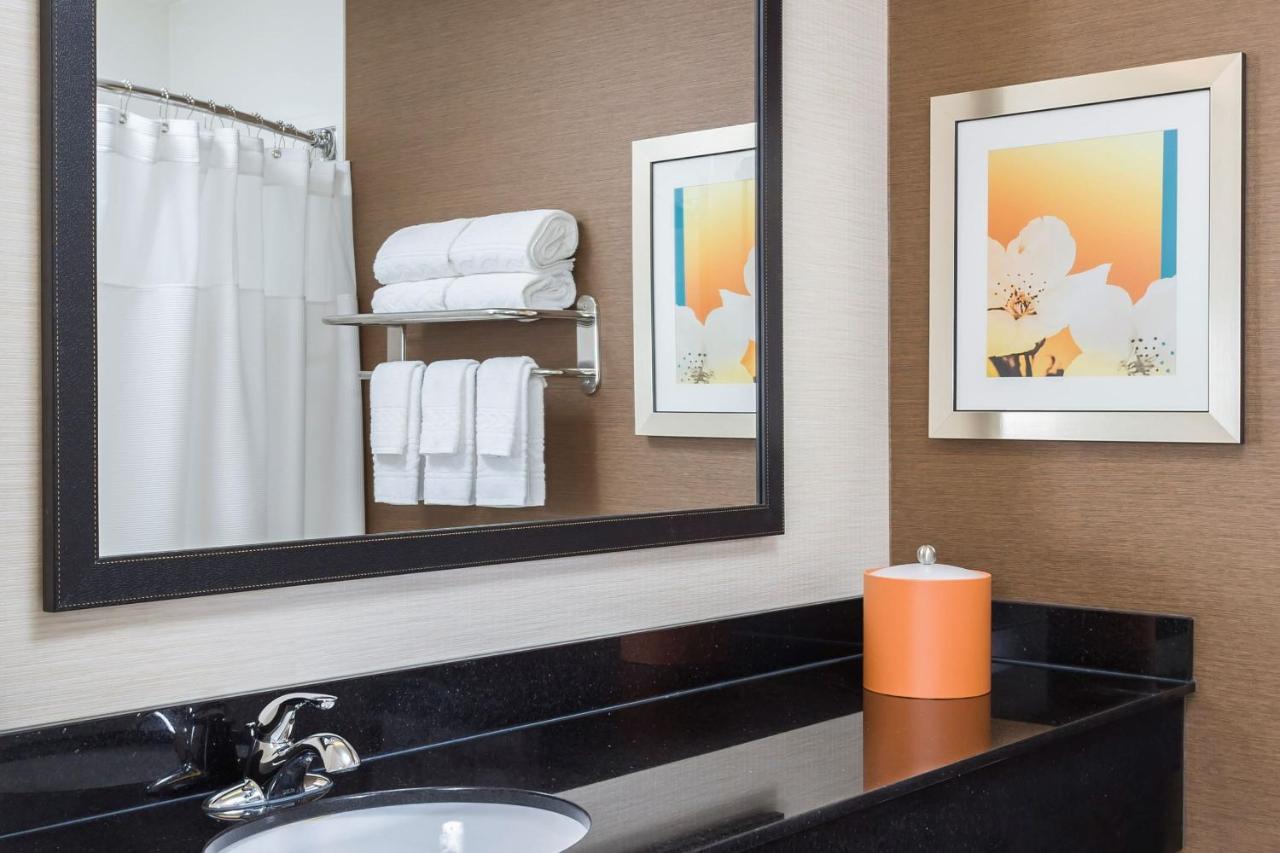 Hotel Fairfield & 3*