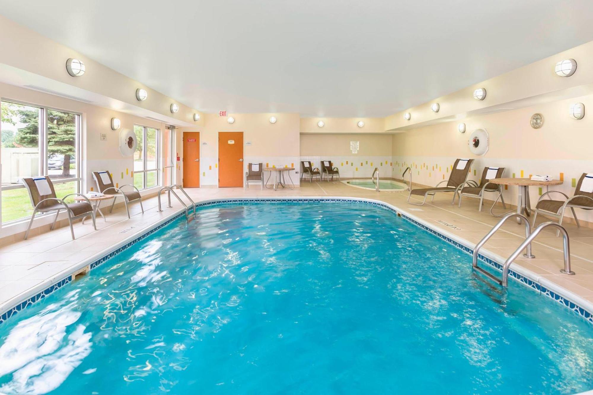Fairfield & Hotel 3*