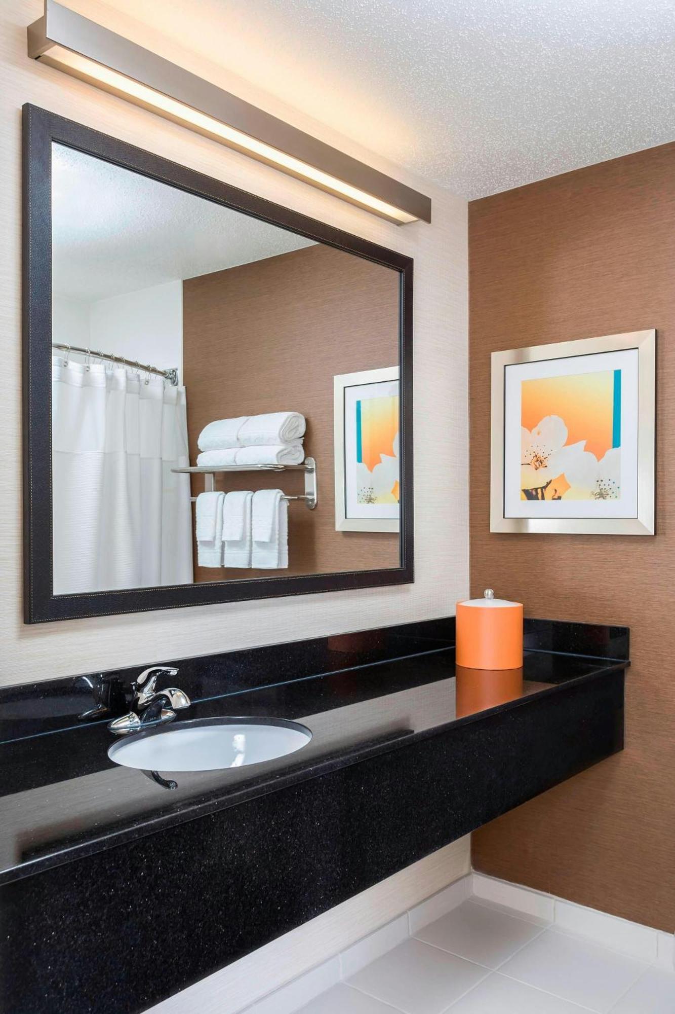 Hotel Fairfield &