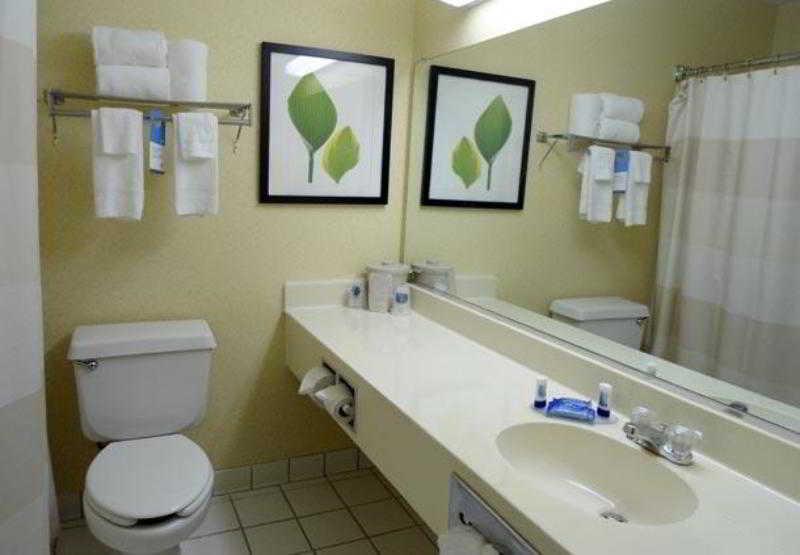 Fairfield & Hotel