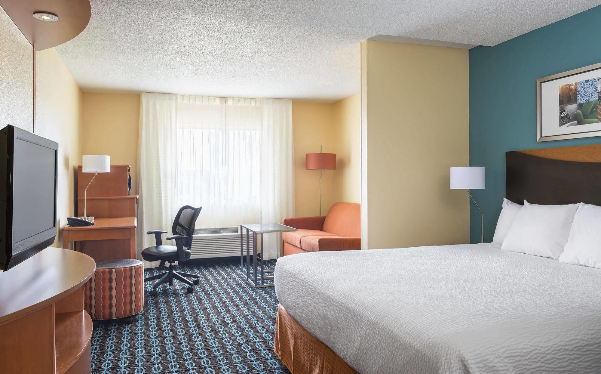 Fairfield & Hotel 3*